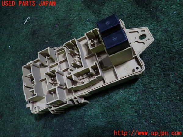1UPJ-23226742]インプレッサワゴン WRX-STi(GF8)ヒューズボックス2 中古_m0002.jpg