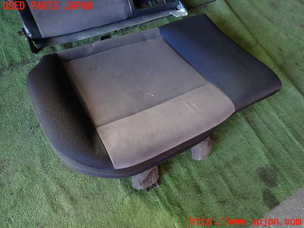 5UPJ-23227405]インプレッサワゴン WRX-STi(GF8)右リアシート 中古_m0003.jpg