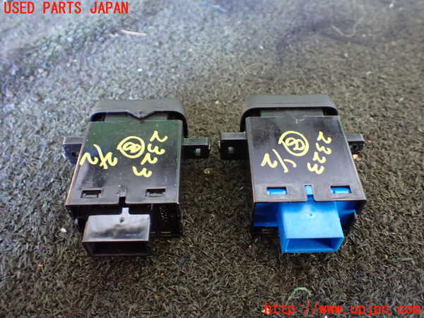 5UPJ-23236313]アコード ハイブリッド(CR7)スイッチ8 (左右シートヒーター) 中古_m0002.jpg