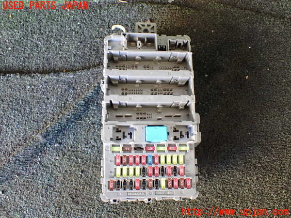 5UPJ-23236741]アコード ハイブリッド(CR7)ヒューズボックス1 中古_m0002.jpg