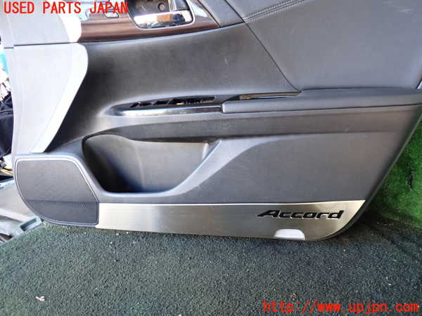 5UPJ-23231234]アコード ハイブリッド(CR7)右前ドア内張り 中古_m0003.jpg