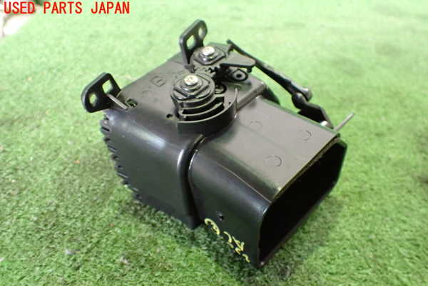 2UPJ-23247527]テスラ・モデル S(SL1S2A)エアコン吹き出し口2 (右) 中古_m0002.jpg