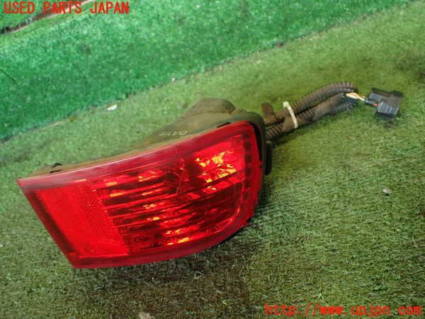2UPJ-23251154]ハイラックスサーフ(TRN215W)右リアコーナーランプ 中古_m0001.jpg