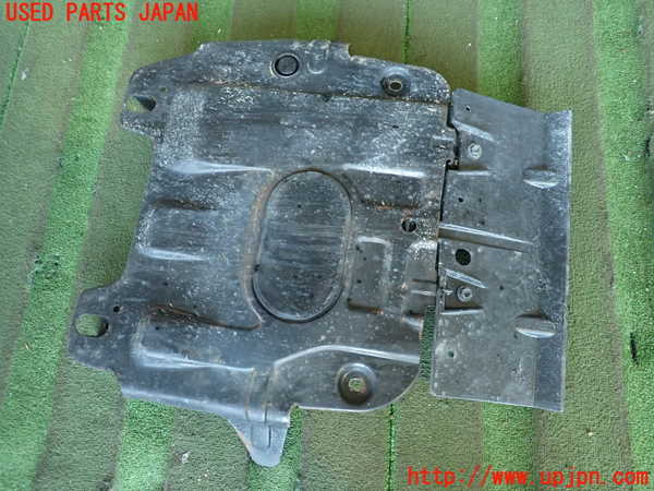 2UPJ-23252170]ハイラックスサーフ(TRN215W)エンジンアンダーカバー 中古_m0001.jpg