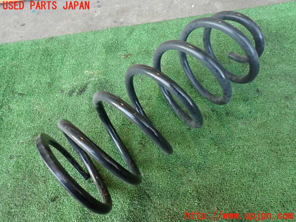 2UPJ-23255100]ハイラックスサーフ(TRN215W)右リアスプリング 中古_m0002.jpg