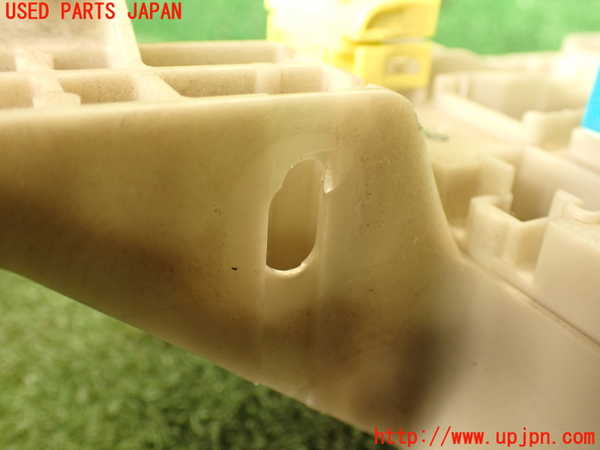 2UPJ-23256741]ハイラックスサーフ(TRN215W)ヒューズボックス1 中古_m0003.jpg