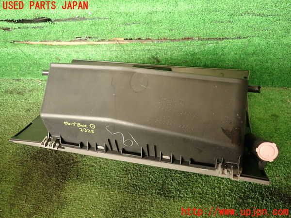 2UPJ-23257516]ハイラックスサーフ(TRN215W)グローブボックス1 中古_m0005.jpg