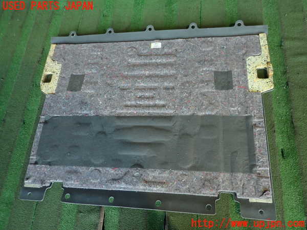 2UPJ-23257795]ハイラックスサーフ(TRN215W)フロアーカーペット 中古_m0005.jpg