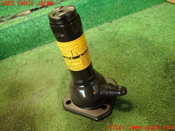 2UPJ-23257805]ハイラックスサーフ(TRN215W)車載工具 中古_m0001.jpg