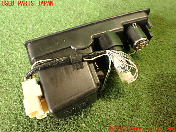 2UPJ-23257821]ハイラックスサーフ(TRN215W)灰皿1 中古_m0004.jpg