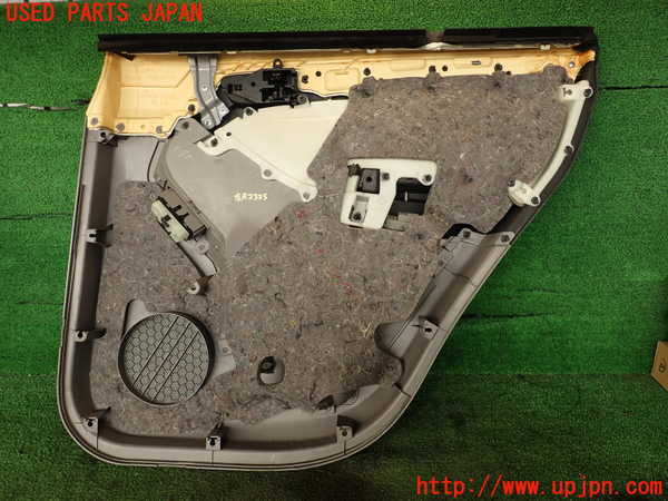 2UPJ-23251324]ハイラックスサーフ(TRN215W)左後ドア内張り 中古_m0005.jpg