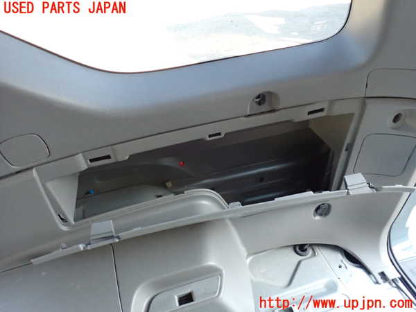 2UPJ-23257675]ハイラックスサーフ(TRN215W)右リアピラートリム 中古_m0005.jpg