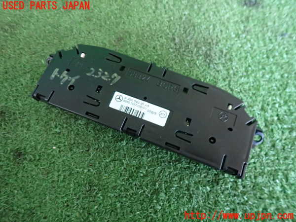 2UPJ-23277850]ベンツ SL350(230467)(R230)時計 中古_m0002.jpg