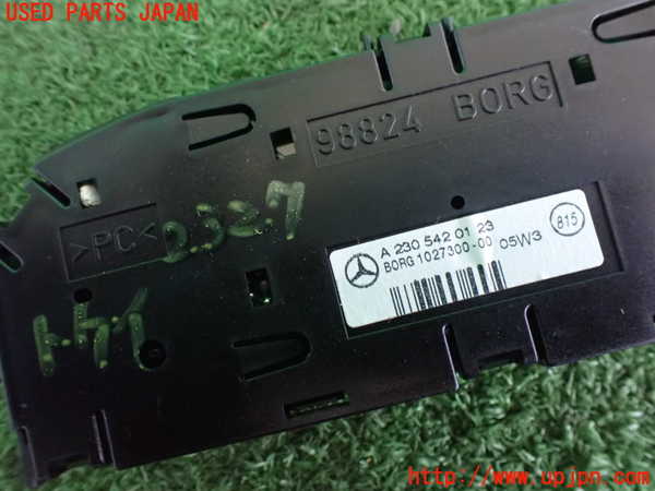 2UPJ-23277850]ベンツ SL350(230467)(R230)時計 中古_m0003.jpg