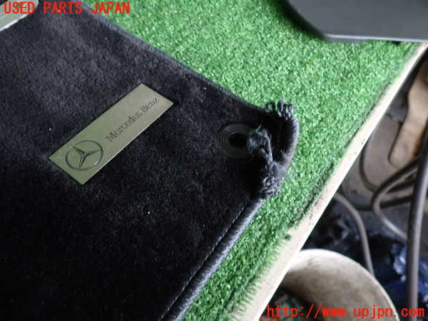 2UPJ-23277800]ベンツ SL350(230467)(R230)フロアマット 中古_m0002.jpg