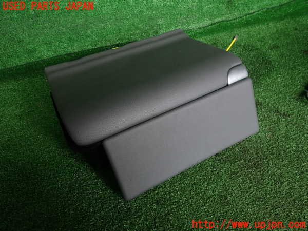2UPJ-23277841]ベンツ SL350(230467)(R230)小物入れ1 中古_m0001.jpg