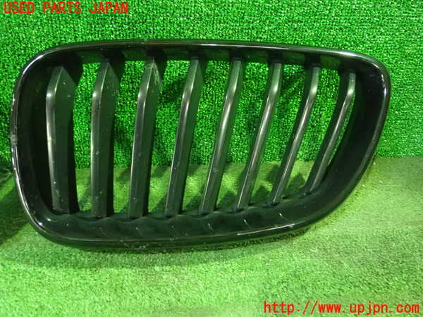 1UPJ-23301050]BMW M240i クーペ(2G30 F22)ラジエターグリル 中古_m0002.jpg