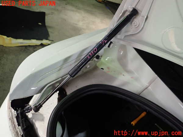 5UPJ-23301506]BMW M240i クーペ(2G30 F22)トランクダンパー 中古_m0001.jpg