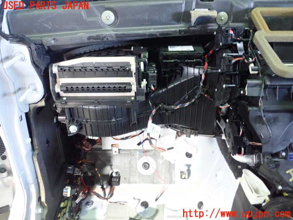 1UPJ-23306081]BMW M240i クーペ(2G30 F22)エバポレーター1 中古_m0003.jpg