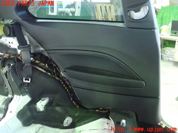 1UPJ-23307680]BMW M240i クーペ(2G30 F22)左リアピラートリム 中古_m0004.jpg