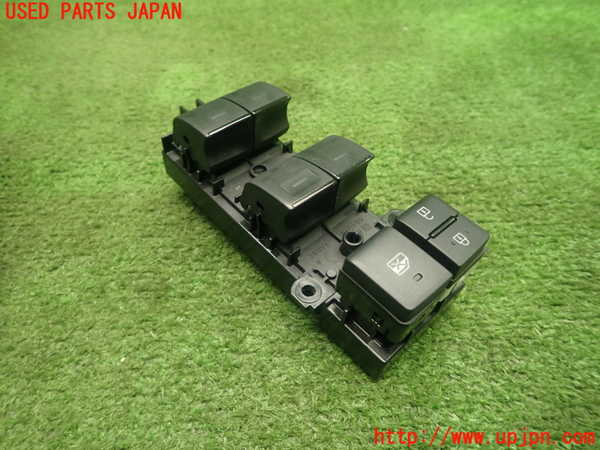 5UPJ-23366240]クラウン ハイブリッド(AZSH20)右前パワーウィンドウスイッチ 中古_m0002.jpg