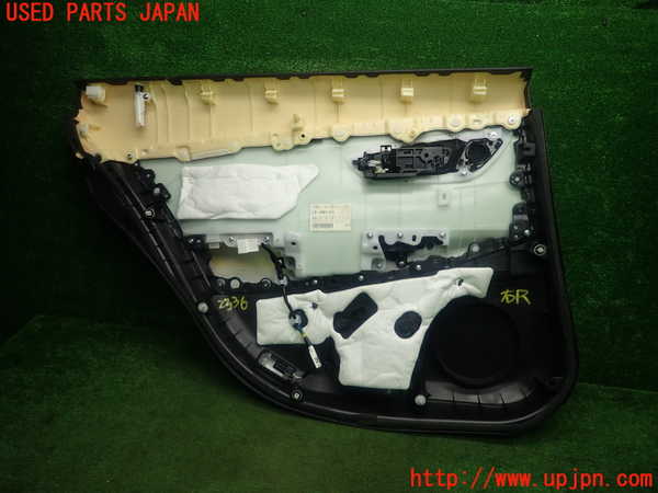 5UPJ-23361294]クラウン ハイブリッド(AZSH20)右後ドア内張り 中古_m0004.jpg