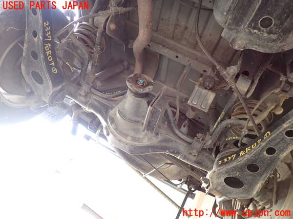 1UPJ-23374400]デリカ スペースギア(PD6W)リアデフホーシング 中古_m0002.jpg