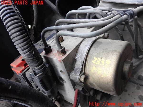 5UPJ-23374040]デリカ スペースギア(PD6W)ABSアクチュエーター 中古_m0001.jpg