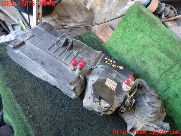 1UPJ-23376082]デリカ スペースギア(PD6W)エバポレーター2 中古_m0001.jpg
