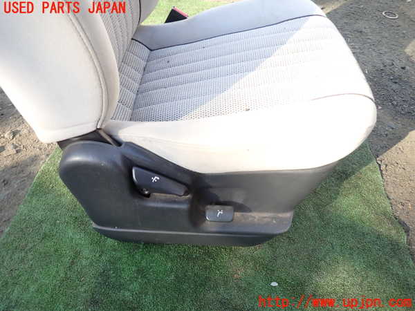 5UPJ-23377035]デリカ スペースギア(PD6W)運転席シート 中古_m0004.jpg