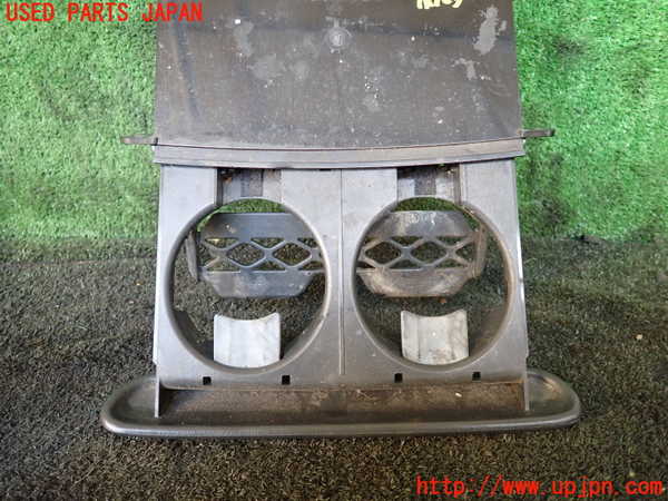 1UPJ-23377810]デリカ スペースギア(PD6W)ドリンクホルダー 中古_m0002.jpg