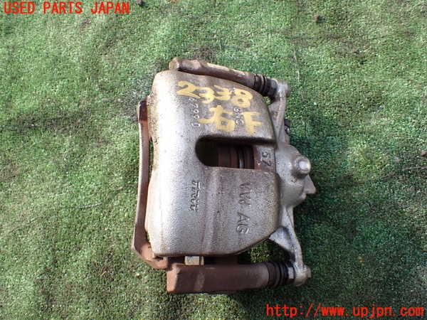 1UPJ-23384080]アウディ・A3 スポーツバック e-トロン(8VCUK)右フロントキャリパー 中古_m0001.jpg