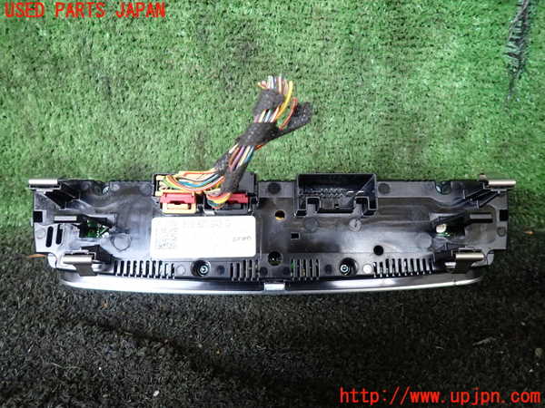 1UPJ-23386066]アウディ・A3 スポーツバック e-トロン(8VCUK)エアコンスイッチ1 中古_m0003.jpg