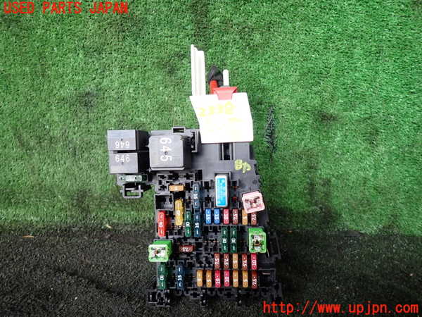1UPJ-23386741]アウディ・A3 スポーツバック e-トロン(8VCUK)ヒューズボックス1 中古_m0001.jpg