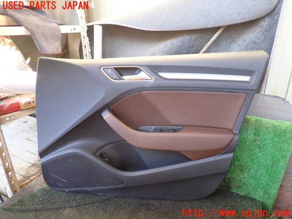 1UPJ-23381234]アウディ・A3 スポーツバック e-トロン(8VCUK)右前ドア内張り 中古_m0001.jpg