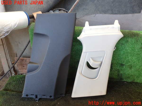 1UPJ-23387665]アウディ・A3 スポーツバック e-トロン(8VCUK)右センターピラートリム 中古_m0001.jpg