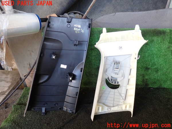 1UPJ-23387670]アウディ・A3 スポーツバック e-トロン(8VCUK)左センターピラートリム 中古_m0002.jpg