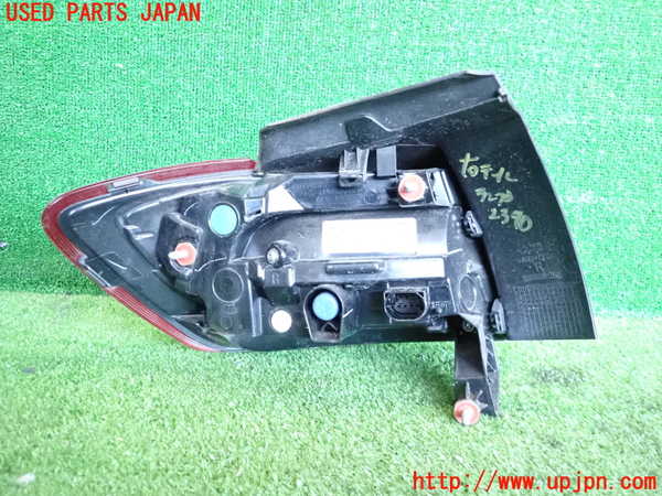 2UPJ-23401530]ベンツ B200 d W247(247012)右テールランプ 中古_m0004.jpg