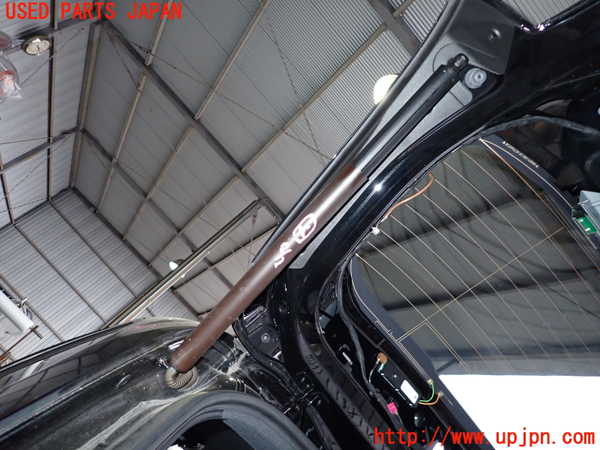 2UPJ-23401584]ベンツ B200 d W247(247012)リアゲートダンパー 中古_m0002.jpg