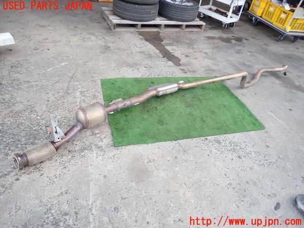 2UPJ-23402671]ベンツ B200 d W247(247012)リアマフラー1 中古_m0002.jpg