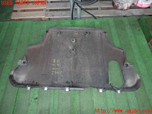 2UPJ-23402170]ベンツ B200 d W247(247012)エンジンアンダーカバー 中古_m0002.jpg