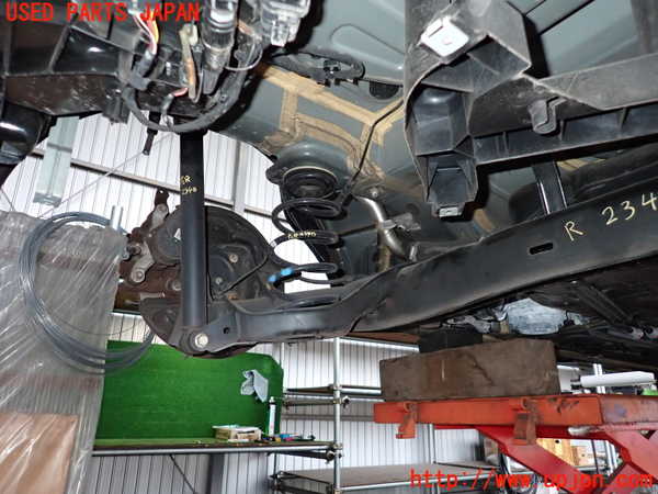 2UPJ-23405380]ベンツ B200 d W247(247012)リアアクスルビーム 中古_m0002.jpg