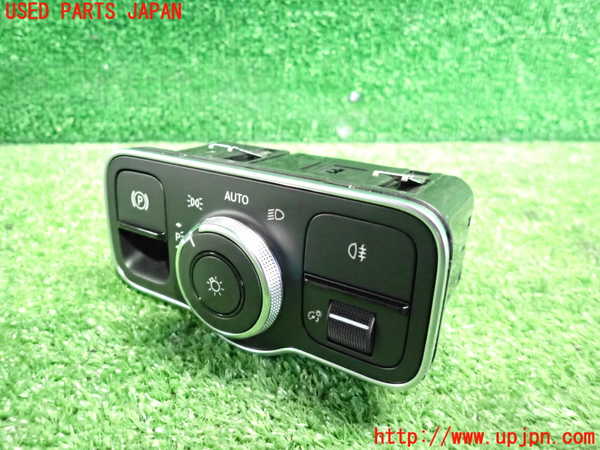 5UPJ-23406285]ベンツ B200 d W247(247012)ライトスイッチ 中古_m0001.jpg