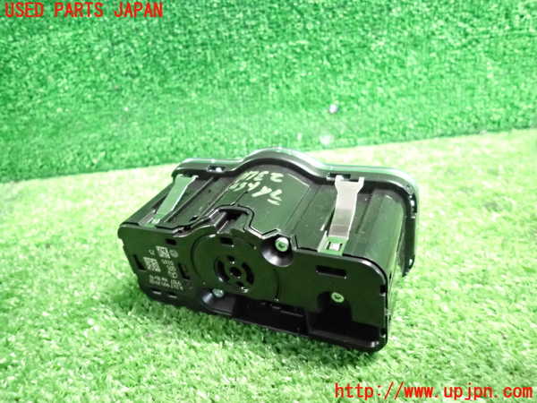 5UPJ-23406285]ベンツ B200 d W247(247012)ライトスイッチ 中古_m0002.jpg