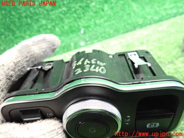 5UPJ-23406285]ベンツ B200 d W247(247012)ライトスイッチ 中古_m0003.jpg