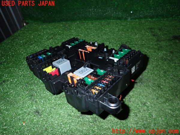 2UPJ-23406741]ベンツ B200 d W247(247012)ヒューズボックス1 中古_m0001.jpg