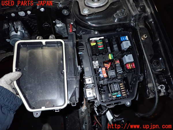 2UPJ-23406742]ベンツ B200 d W247(247012)ヒューズボックス2 中古_m0002.jpg