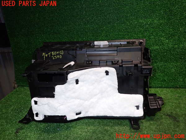 2UPJ-23407516]ベンツ B200 d W247(247012)グローブボックス1 中古_m0003.jpg