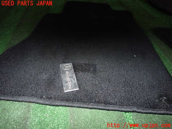 2UPJ-23407800]ベンツ B200 d W247(247012)フロアマット 中古_m0002.jpg