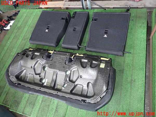 2UPJ-23407385]ベンツ B200 d W247(247012)リアシート 中古_m0004.jpg
